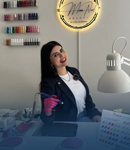 Aybüke Zengin — Moon Nail Art Studio